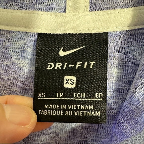 Nike Dri-Fit hoodie, size XS, shimmery shades of blue/white, active, athleisure - Picture 5 of 11